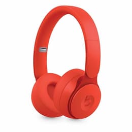 Beats Solo Pro noise-Cancelling wireless Headphones with microphone - Red