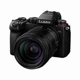 DC-S5D - Black + panasonic Lumix S 28-200mm f/4.0-7.1 O.I.S Macro f/4.0-7.1