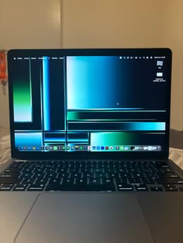 MacBook Air 13-inch (2020) Apple M1 8-core and 8-core GPU 16GB